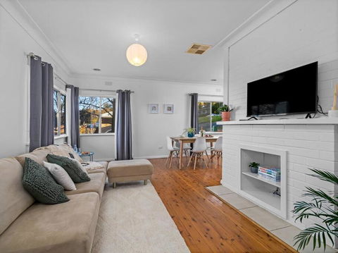 Read Place Retreat - Tourism Adelaide 1