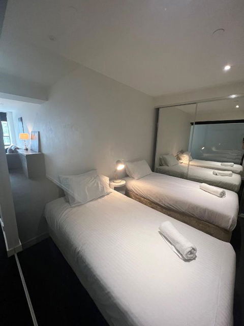 ReadySet Apartments On Little Collins - Tourism Adelaide 2