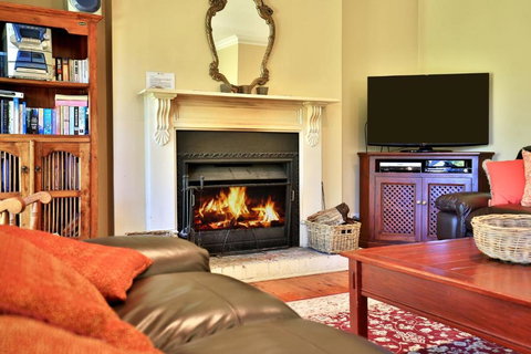 Red Hill - Relax And Rejuvenate - Tourism Adelaide 1