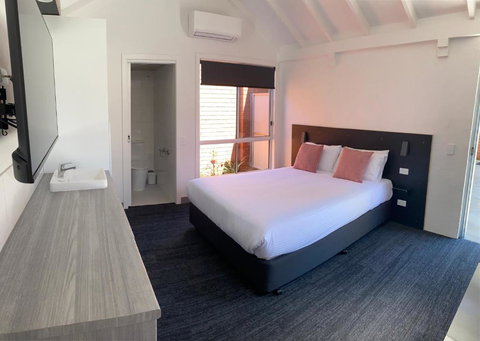 Railway Motel Myrtleford - Tourism Adelaide 3