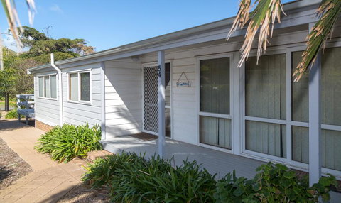 At The Beach - 54 Elizabeth Crescent - Tourism Adelaide 1