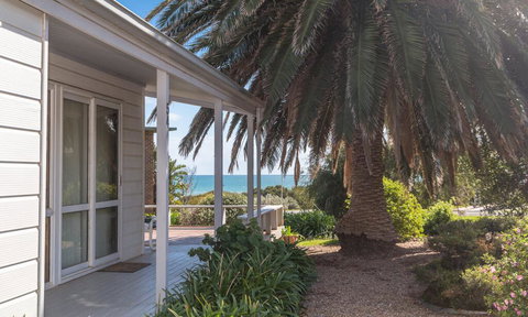 At The Beach - 54 Elizabeth Crescent - Tourism Adelaide 2