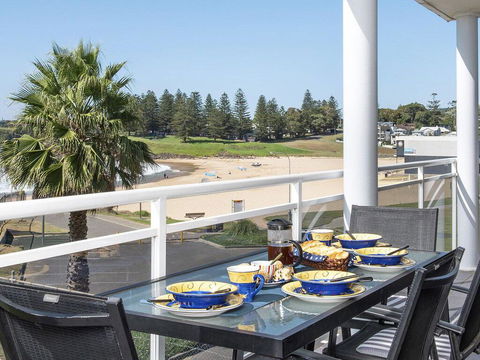 At The Beach - Kiama Surf Beach At Your Doorstep - Tourism Adelaide 1