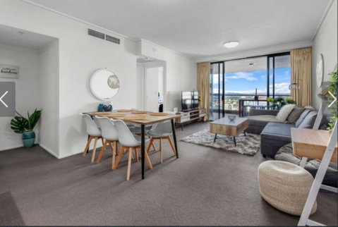 AU1 - Long Stay W Balcony RiverViews Fast WiFi - Tourism Adelaide 1