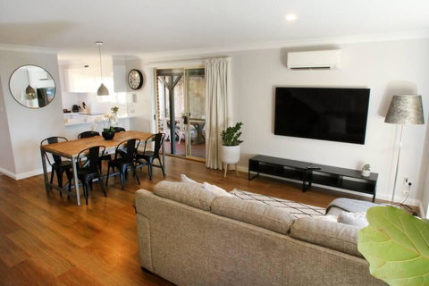 Austinmer On The Beach - Tourism Adelaide 1