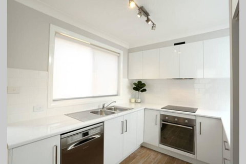 Austinmer On The Beach - Tourism Adelaide 2