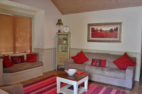 Autumn Affair Cottage 5 - Tourism Adelaide 2