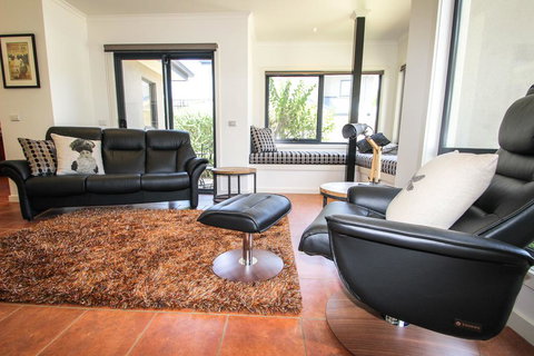 Avignon In Bright - Tourism Adelaide 2