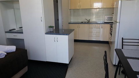 AZA Motel - Tourism Adelaide 3