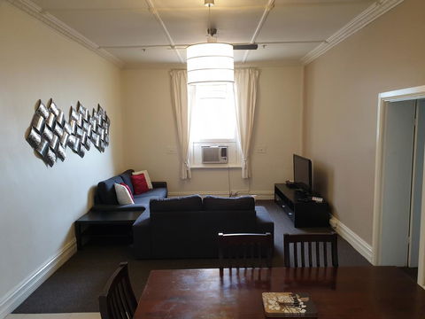 Balcony On Sixth Lodge - Tourism Adelaide 2