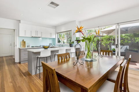 BANGALOW - MORNINGTON - Tourism Adelaide 1