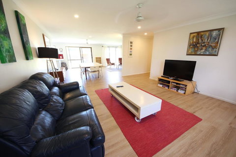 Barefoot Bungalow At Hat Head - Tourism Adelaide 0