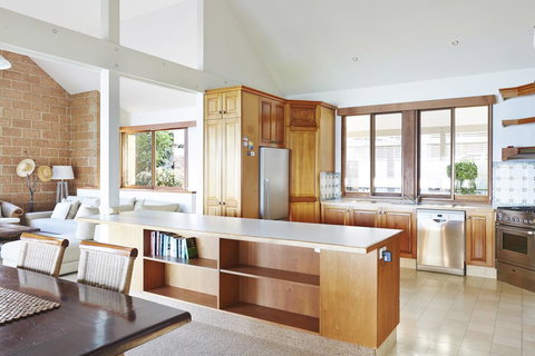 Bay Beach House - Tourism Adelaide 3