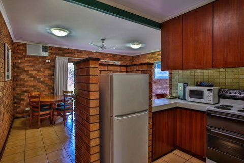 Bayside Holiday Apartments - Tourism Adelaide 3