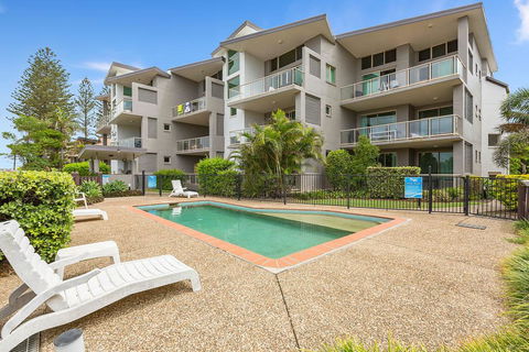 BEACH BLISS LUXURIOUS APARTMENT With POOL - Tourism Adelaide 0