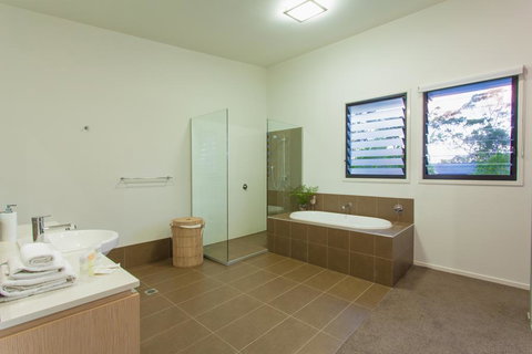 Beach Road Holiday Homes - Tourism Adelaide 1