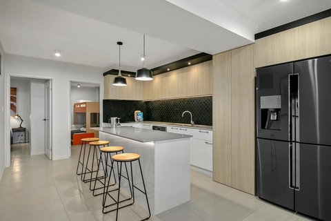 Beachfront Apt. In Alamanda Beachfront Resort (21) - Tourism Adelaide 2