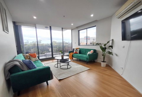 Resort Style 1 Or 2 Bedroom With Pool And Free Parking - Tourism Adelaide 0