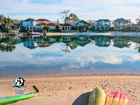 Renovated Beautiful Holiday Home With A Private Beach & Stunning Views! - Tourism Adelaide 0