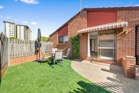 Redcliff 2 Bedroom Townhouse - Tourism Adelaide 2