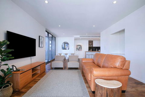 Regatta Hideaway - A Breezy Balcony Residence - Tourism Adelaide 3