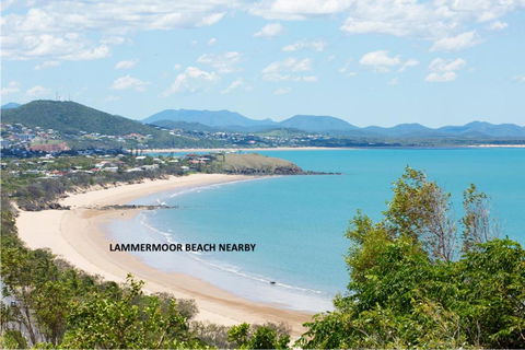 RELAX @48 CLOSE TO BEACH Sleeps 7 - Tourism Adelaide 1