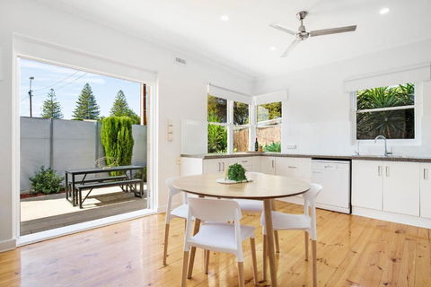 Relaxing 3BR Beachside Haven Grange - Tourism Adelaide 0