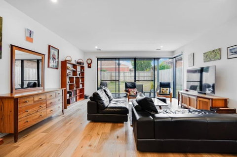 Relaxing Bentleigh Executive Family Getaway - Tourism Adelaide 2