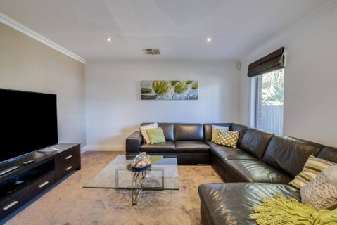 Rivervale Retreat - Spacious Family Living - Tourism Adelaide 3