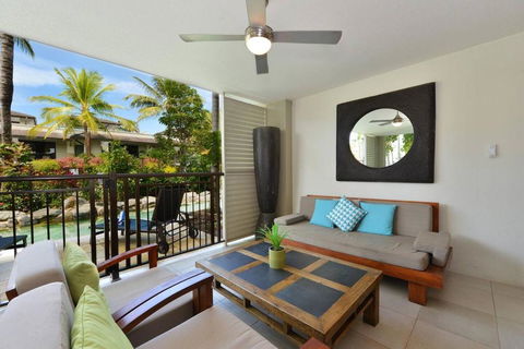 Resort-style Swim Out - A True Tropical Oasis - Tourism Adelaide 1
