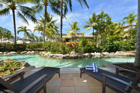 Resort-style Swim Out - A True Tropical Oasis - Tourism Adelaide 0