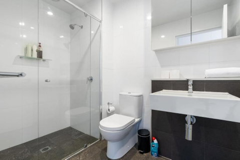 Roomy 2BR 2BA City-Centre Apt - Tourism Adelaide 3