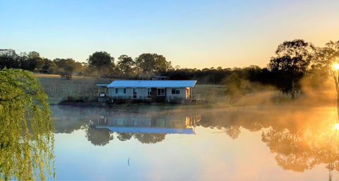 Romantic Lakehouse Set In A Private Vineyard In The Hunter Valley - Tourism Adelaide 1