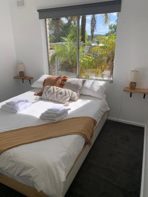 Room For Rent - Tourism Adelaide 0
