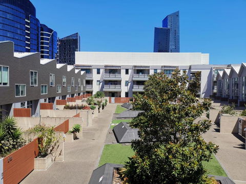 Room With King-size Bed Close To Melbourne CBD & Southern Cross Station - Tourism Adelaide 3