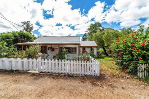 Rose Cottage Nannup - Tourism Adelaide 0