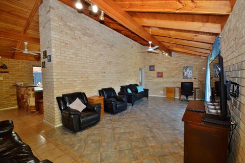 Rossys Retreat - Kalbarri WA - Tourism Adelaide 2