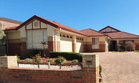 Roxy - A Spacious Cosy Getaway - Near Mel Airport - Tourism Adelaide 2