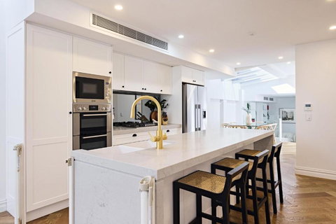 Royal Redfern I90 - Tourism Adelaide 2