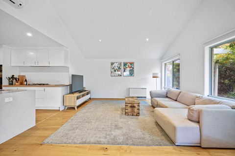 Salt Air Hideaway With Lush Backyard - Tourism Adelaide 3