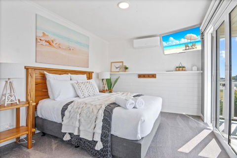 SALTAIR Beach House Right In Town - Tourism Adelaide 1