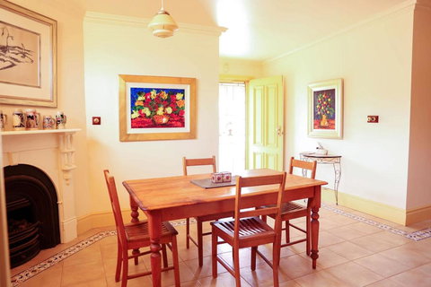SaltBush Cottage - Tourism Adelaide 3