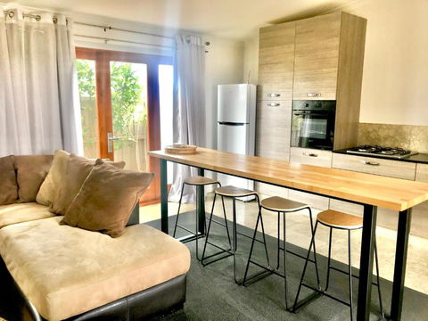 Salty Blue Beach House - Tourism Adelaide 3
