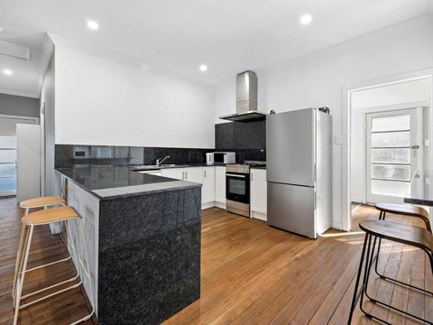 Salty Sea Cottage - Tourism Adelaide 1