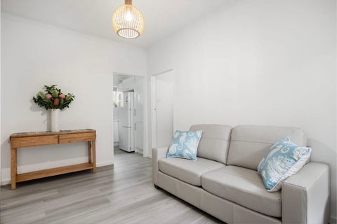 Sammy\'s Seaside Hideaway In Henley Beach - Tourism Adelaide 2