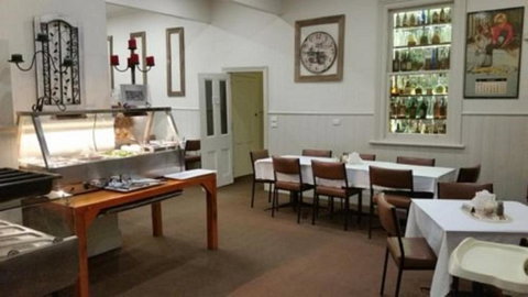 Royal Hotel Snake Valley - Tourism Adelaide 0