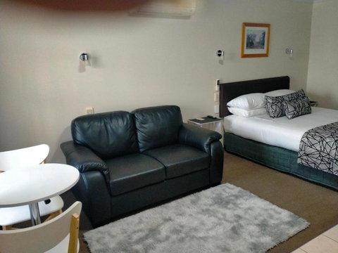 Sandstock Motor Inn Armidale - Tourism Adelaide 1