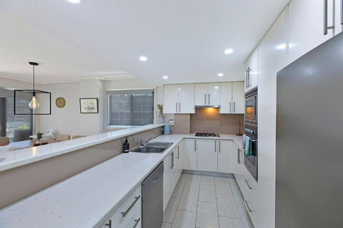 Sandy Cove Apartment The Entrance 8 - Tourism Adelaide 3