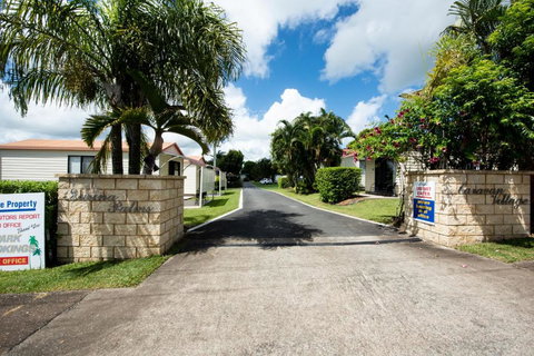 Sarina Palms Caravan And Cabins Village - Tourism Adelaide 0