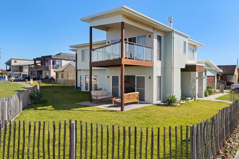 Sea Sand And Serenity At Stockton - Stunning Sophistication - Tourism Adelaide 1